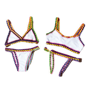 طقم بكيني مثير قابل للتعديل بحزام كتف للغاية معاد تدويره من القماش ، ملابس بحر مثلثة ، طقم بكيني مطرز مخصص - Product Image 4