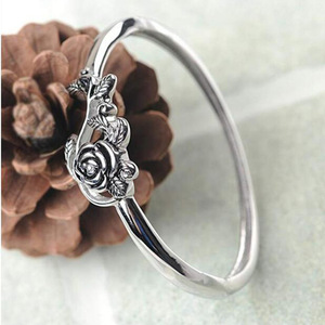 Anello Vintage in Argento con Rosa per Donne, Stile Europeo, Gioiello da Dito Elettroplaccato, Regalo di Fidanzamento - Product Image 3