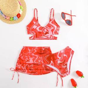 Ensemble <span class=keywords><strong>de</strong></span> <span class=keywords><strong>maillot</strong></span> <span class=keywords><strong>de</strong></span> <span class=keywords><strong>bain</strong></span> <span class=keywords><strong>de</strong></span> plage 3 pièces pour enfants - Haut <span class=keywords><strong>de</strong></span> bikini imprimé marbré/tie-dye, bas et jupe portefeuille élégante - Product Image 4