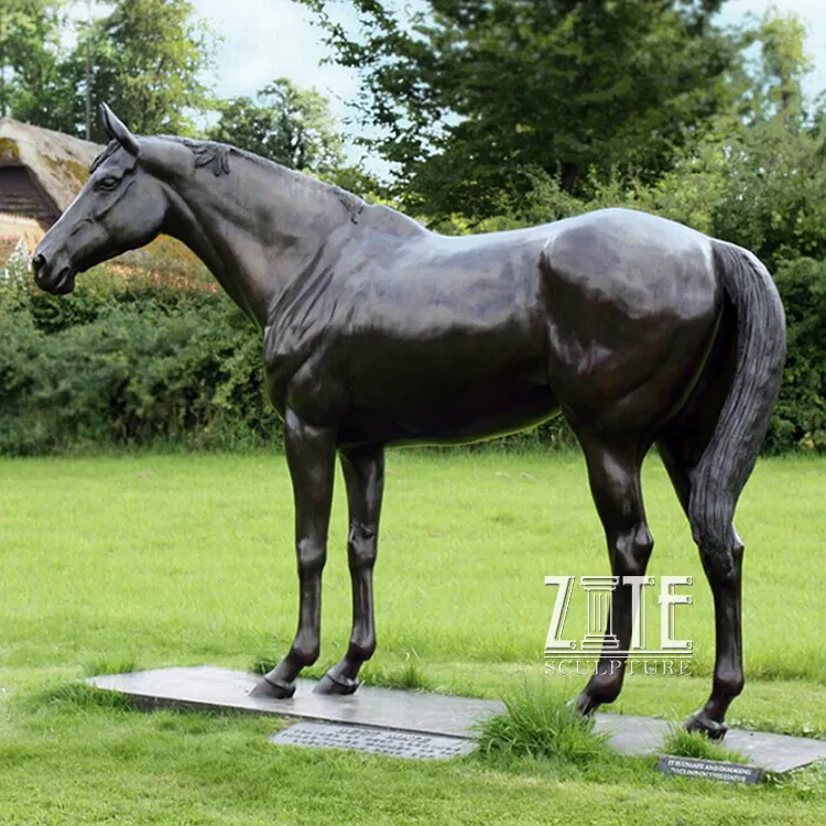 Лошадка для сада. Скульптор Гуд Англия лошадь. Скульптура коня. Памятник лошади. Лошадь статуи в сад.