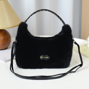 Bolso de felpa popular 2025, logotipo de marca para mujer, bolso cuadrado pequeño, piel de imitación bonita, bolso cruzado simple - Product Image 3