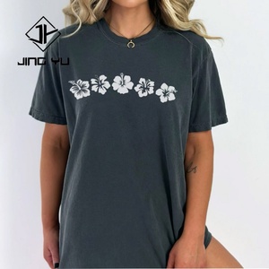 Camiseta de Alta Calidad con Logotipo Personalizado Estampado para Verano, Camiseta Holgada con Cuello Redondo de Algodón para Mujer - Product Image 5