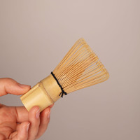 Fouet à matcha en bambou en gros, chasen japonais traditionnel avec logo personnalisé et étui de protection, idéal pour les fournitures de cérémonie du thé