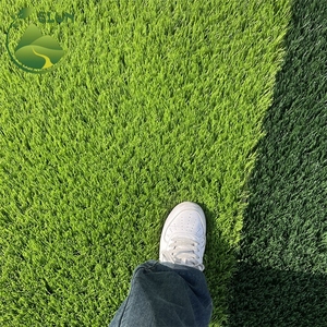 Revêtement de sol sportif de haute qualité Gazon <span class=keywords><strong>synthétique</strong></span> Champs de stade Tapis d'herbe de football de football artificiel Bon <span class=keywords><strong>prix</strong></span> pour le football déposé - Product Image 6