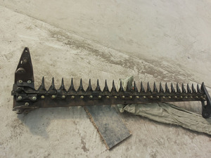 Falciatrice a barra falciante montata su trattore per taglio efficiente dell'erba, falciatura sul campo, raccolta del fieno e uso agricolo - Product Image 5