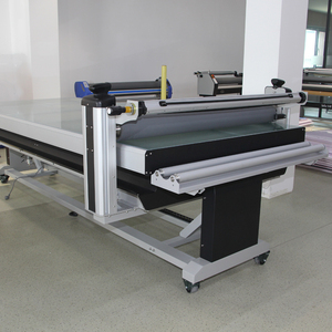 Professional 13 Year Flatbed Laminator Factory 1300mm 1700mm Wide Format Tabela de Aplicação Para Vinil Film Glass Signs Car Design - Product Image 1