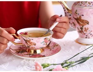 Juego de Taza y Platillo de Porcelana China con Borde Dorado de Lujo Clásico Europeo, Ecológico, Libre de BPA, Diseño Floral y de Aves de Estilo Pastoral Fresco - Product Image 5