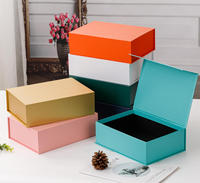 Boîte d'emballage pour vêtements en papier ondulé personnalisée, pour l'expédition et le courrier, matériaux recyclés, laminage brillant, impression en relief