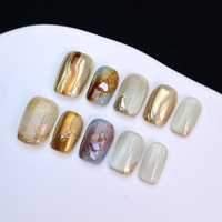 Ongles press-on faits main, Nouveau style chinois, dégradé doré montagne, paillettes opale, ongles courts carrés de luxe