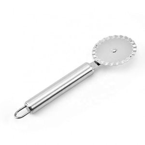 Cortador de Pizza de Acero Inoxidable con Cuchilla Afilada y Mango Antideslizante, Apto para Lavavajillas, Rueda Grande para Cortar Pizza y Repostería - Product Image 4