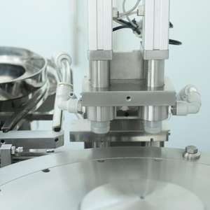 Machine de remplissage et de scellage automatique sous vide haute précision avec pompe céramique 0,5-20 ml pour cartouches en verre - Product Image 3