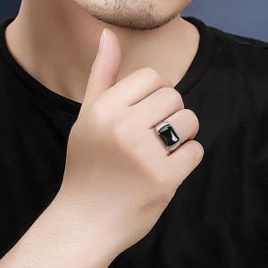 แหวนหยกดำธรรมชาติ ประดับเงินแท้ S925 ฝังมรกตสีดำ  เครื่องประดับแฟชั่น แหวนผู้ชายปรับขนาดได้ รุ่น D965 - Product Image 4