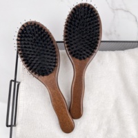 Brosse à cheveux démêlante antistatique en bois de hêtre marron avec logo personnalisé, poils de sanglier et coussin d'air, pour massage du cuir chevelu, idéale pour salon et usage domestique