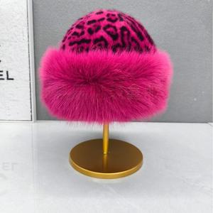 Gorros de Felpa con Orejeras de Leopardo para Mujer, Estilo Princesa del Noreste, Cálidos y de Piel, para Otoño e Invierno - Product Image 1