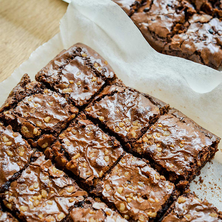 Moule à brownie anti-adhésif avec 18 compartiments, en acier au carbone, pour la cuisson, plateau rectangulaire pour brownie pour four, doré, 31 x 20 Moule à brownie anti-adhésif avec 18 compartiments, en acier au carbone, pour la cuisson, plateau rectangulaire pour brownie pour four, doré, 31 x 20