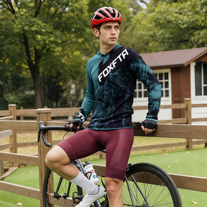 Completo da Ciclismo Personalizzato in Poliestere Lavorato a Maglia, Maglia e Pantaloncini per Competizione e Velocità, Abbigliamento da Bicicletta - Product Image 2