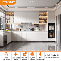 Cuisines modernes importées de Chine, avec des designs contemporains, des armoires de cuisine en panneaux de particules et des comptoirs en marbre artificiel.