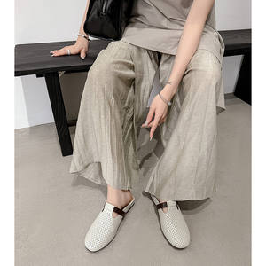 Sandalias planas de estilo francés retro, transpirables, con punta redonda, modernas y versátiles. - Product Image 2