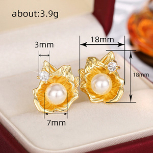 Orecchini a Perno Vintage a Forma di Conchiglia per Donne, Eleganti Accessori per l'Orecchio da Indossare Ogni Giorno - Product Image 4