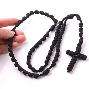 Rosario Cattolico Artigianale <span class=keywords><strong>in</strong></span> <span class=keywords><strong>Corda</strong></span> Nera Intrecciata con Nodo a Croce per Uomo - Product Image 2