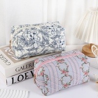 Tas Kosmetik Promosi Custom Resleting Bahan Katun Bernapas Pegangan Lembut Tas Penyimpanan Besar Tahan Air Portabel untuk Perjalanan