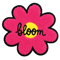 Patchs thermocollants personnalisés de luxe en tissu chenille PVC 3D avec logo brodé pour vêtements, sacs, chapeaux, chaussures et vestes DIY