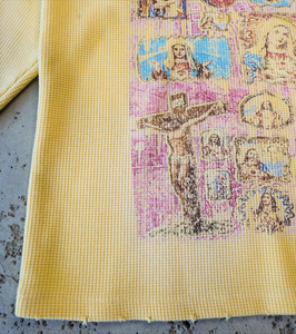 T-shirts à manches longues pour hommes en tissu gaufré 100% coton, avec impression DTG personnalisée, design délavé et vieilli. - Product Image 4