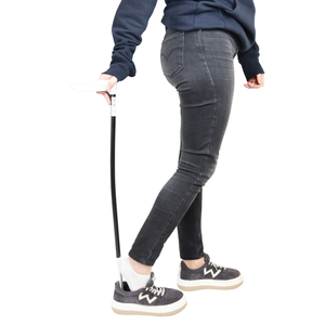 Sacapuntas y Calzador de Zapatos Mango, Largo 76 cm (2 en 1), Sacapuntas y Calzadores Modernos, Blanco y Negro, KMINA K40002 - Product Image 2