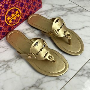 Infradito di Lusso in Pelle Premium per Donne, Decorazione in Metallo, Multicolore, Impermeabili, Antiscivolo, Eleganti Ciabatte da Spiaggia Casual - Product Image 1
