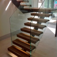 Escalier droit en U moderne pour villa, escalier intérieur flottant avec garde-corps en verre autoportant, marches en bois massif, noyau supérieur