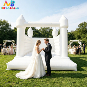 Château Gonflable Blanc de Qualité Commerciale pour Mariages et Événements – Décoration Élégante et Purement Blanche pour Cérémonies Nuptiales - Product Image 1