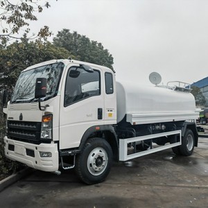 Camión Cisterna de Agua HOWO 4X2 de 8000L de China, Camión Pulverizador de Agua Móvil en Venta - Product Image 2