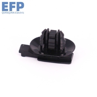 Fixations automobiles : Clip de fixation de câble en plastique, attache et clip auto, attache de pare-chocs en forme de sapin pour clips de câble