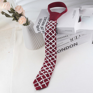 Corbata de Perlas Roja con Patrón Geométrico, Corbata Formal de Negocios para Mujer, Estilo Preppy, Corbata de Seda - Product Image 1