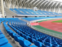 Siège de stade moulé par soufflage à moitié rembourré, chaise d'arène en PEHD, sièges en plastique pour gradins de stades sportifs