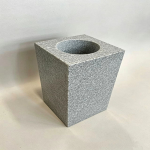 Vase commémoratif <span class=keywords><strong>en</strong></span> <span class=keywords><strong>granit</strong></span> gris de style europé<span class=keywords><strong>en</strong></span> traditionnel - <span class=keywords><strong>Pot</strong></span> de fleurs extérieur personnalisable <span class=keywords><strong>en</strong></span> pierre naturelle <span class=keywords><strong>pour</strong></span> tombes de <span class=keywords><strong>cimetière</strong></span> - Product Image 3