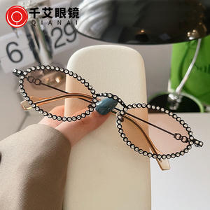 Nouvelles lunettes de soleil à monture ovale avec monture en métal incrustée de diamants pour femmes, protection UV400, type 3, pare-soleil, couleur noire - Product Image 5