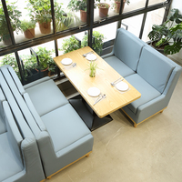 Canapé modulaire en tissu de style scandinave en bois clair avec table et chaises, lin bleu-gris pour café, librairie