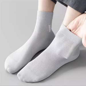Men's Ankle Socks Thin Breathable Sweat Absorbing Mesh <b>Pattern</b> Solid Color Spring Summer Casual Wear - Product Image 3