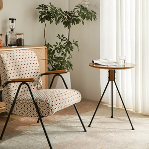 Silla Moderna de Tela Verde para Sala de Estar con Brazos de Madera y Estructura Metálica para Apartamentos Pequeños o Balcones - Product Image 2