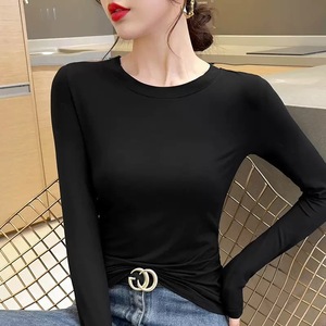 Una camiseta negra de cuello redondo para mujer, novedad de verano 2025, de manga larga <span class=keywords><strong>con</strong></span> capa base modal, combinada <span class=keywords><strong>con</strong></span> una parte superior elegante en un <span class=keywords><strong>estilo</strong></span> delgado - Product Image 3