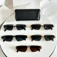 Lunettes de soleil polarisées UV400 à monture carrée intégrale en PC de haute qualité, confortables, pour un usage extérieur unisexe et tendance.