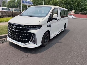Kits et solutions de conversion de luxe Toyota Hiace - Fourgonnette professionnelle/camping-car avec intérieur haut de gamme - Product Image 4