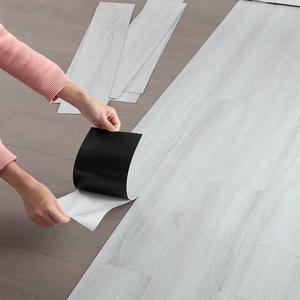 Échantillons Gratuits – Revêtement de Sol PVC de Luxe Imperméable, Dalles de Sol Vinyle Auto-Adhésives, Carrelage de Sol SPC à Clipser Effet Chêne - Product Image 6