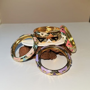 Bracelet Bohème Créatif Color Block pour Femme, Style Goutte d'Huile Élégant, Bijou Perlé en Alliage Plaqué Or, Tendance et Personnalisé - Product Image 1