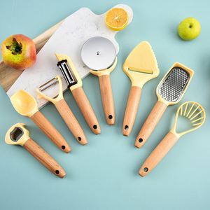 Petit ensemble d'ustensiles de cuisine avec manche en bois de hêtre pour pelle à fromage, rouleau à pizza, couteau, râpe, cuillère à glace, ustensiles de pâtisserie - Product Image 1