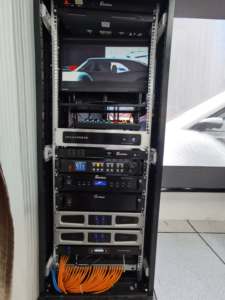 Système de discussion pour salle de conférence avec écran <span class=keywords><strong>d</strong></span>'affichage haute <span class=keywords><strong>d</strong></span>éfinition, hôte de conférence filaire multifonctionnel numérique - Product Image 4