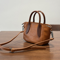 Tas Boston Mini Vintage Logo Kustom Kulit Sapi Lapis Atas Tas Selempang Kecil Wanita untuk Perjalanan Harian dan Belanja