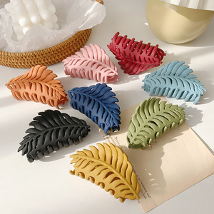 9,5 CM elegante Hoja mate <span class=keywords><strong>Cola</strong></span> <span class=keywords><strong>de</strong></span> <span class=keywords><strong>Caballo</strong></span> pinzas para el cabello señoras accesorio para el cabello para mujeres hechas <span class=keywords><strong>de</strong></span> plástico - Product Image 1