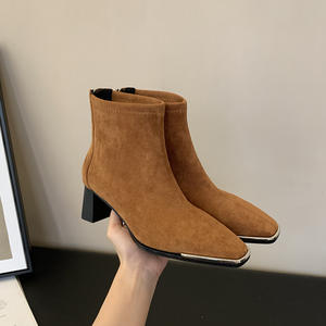 Botas ajustadas de gamuza con punta cuadrada de Metal para <span class=keywords><strong>mujer</strong></span>, botas cortas de moda con tacones gruesos de estilo retro, <span class=keywords><strong>zapatos</strong></span> informales para <span class=keywords><strong>mujer</strong></span>, nuevos estilos - Product Image 5